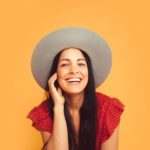 Sconfiggere la Solitudine È Possibile: Radha Agrawal Ti Spiega il suo Metodo come sconfiggere la solitudine con Radha Agrawal