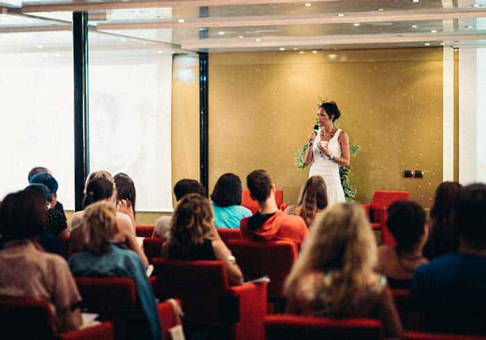 Daria speaking at aperisvolta