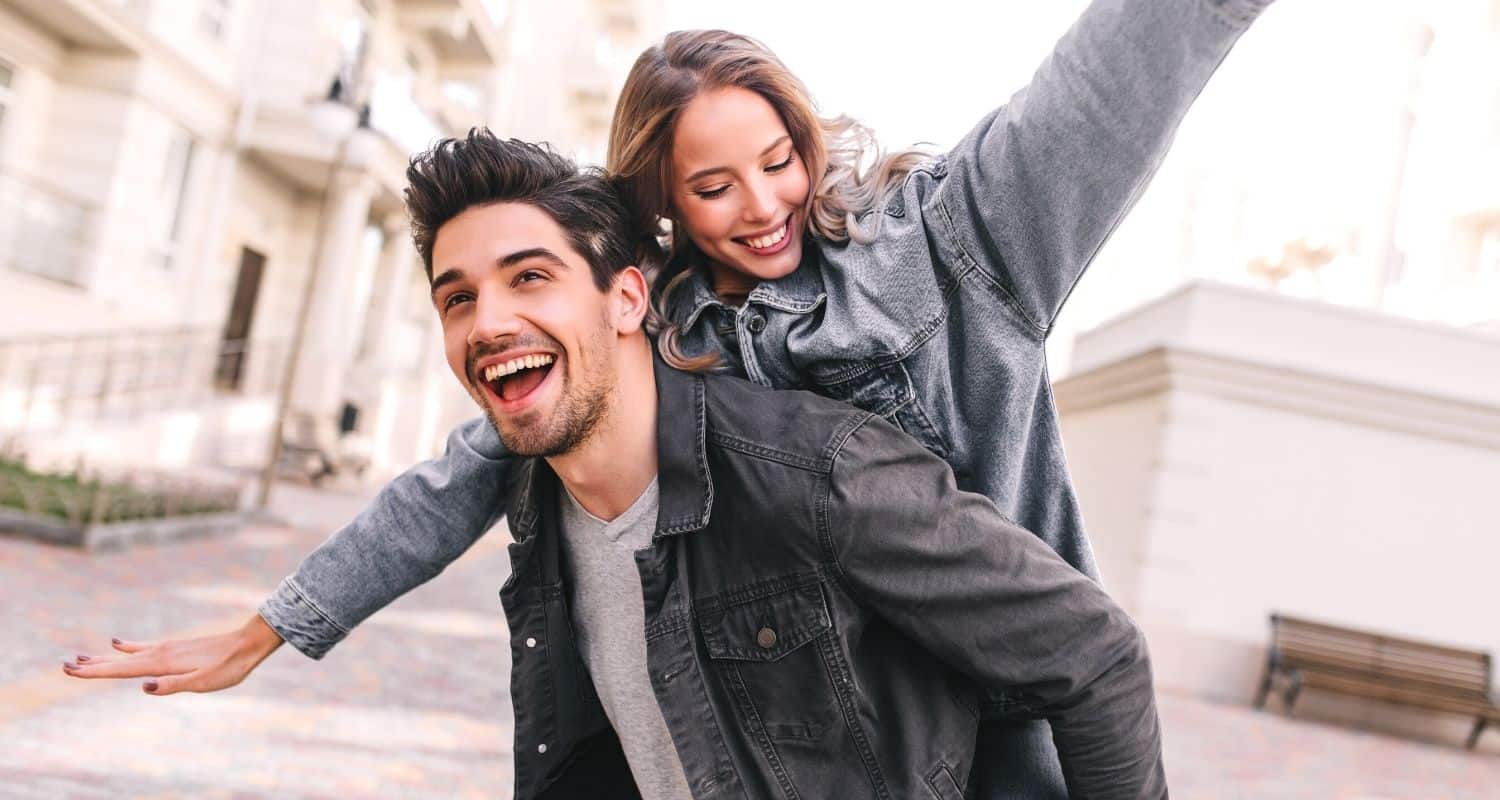 yoga della risata esercizi