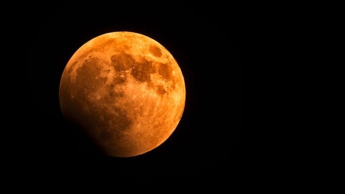 Fase lunare: sfrutta il potere della luna piena per realizzare i tuoi desideri