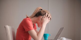 L’Esercizio per Mettere l’Ansia K.O. in 2 Minuti L’Esercizio per Mettere l’Ansia K.O. in 2 Minuti