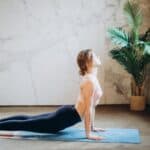 Scopri Come Fare Yoga Al Lavoro Con Sara Bigatti [La Scimmia Yoga]