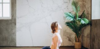 Scopri Come Fare Yoga Al Lavoro Con Sara Bigatti [La Scimmia Yoga]