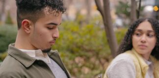 3 Modi per Smettere di Provare Invidia e Gelosia 3 Modi per Smettere di Provare Invidia e Gelosia