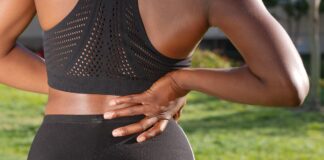 3 Posizioni Yoga Davvero Semplici per Alleviare il Mal di Schiena 3 posizioni yoga per combattere il mal di schiena